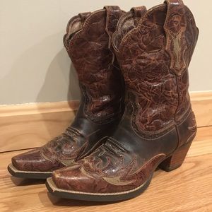 Size 6B Women’s Ariat Cowboy Boots “Dahlia”